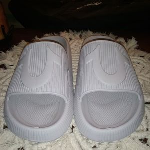 True Religion slides